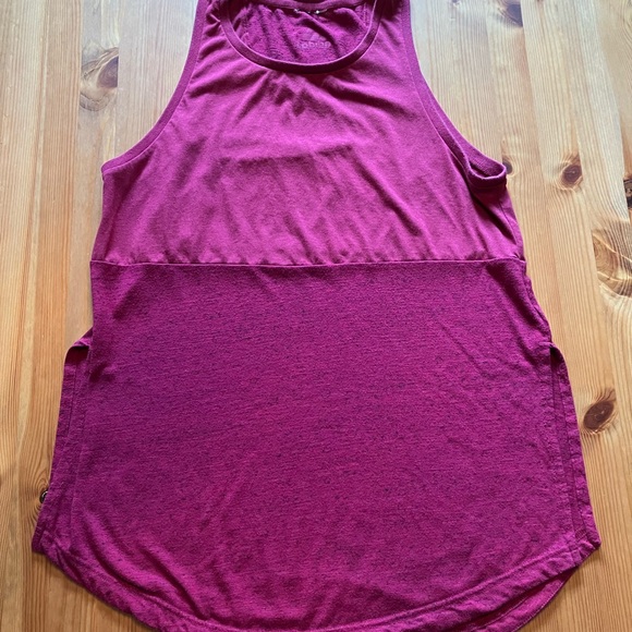 Women’s activewear sleeveless top - Picture 6 of 7